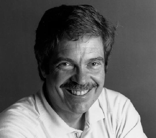 Alan Kay. Alan C. Kay est un informaticien américain. Après des études à l'université du Colorado à Boulder, …