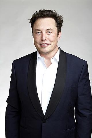 Elon Musk. Elon Musk (prononcé en anglais /ˈiː.lɒn ˈmʌsk/), né le 28 juin 1971 à Pretoria (Afrique du Sud), est …