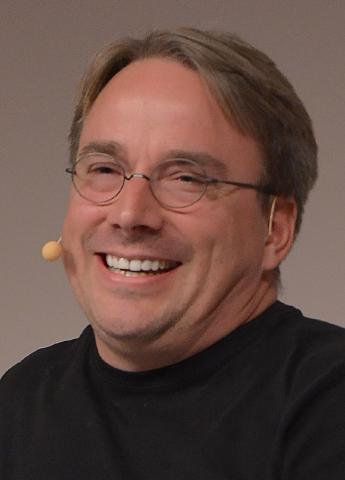 Linus Torvalds. Linus Benedict Torvalds, né le 28 décembre 1969 à Helsinki en Finlande, est un informaticien …