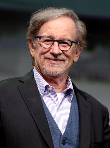 Steven Spielberg. Steven Allan Spielberg /ˈstiːvən ˈspiːlbɝɡ/1 est un réalisateur, producteur et scénariste Américain, …