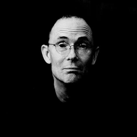 William Gibson. William Gibson, né le 17 mars 1948 à Conway en Caroline du Sud, est un écrivain américain de …